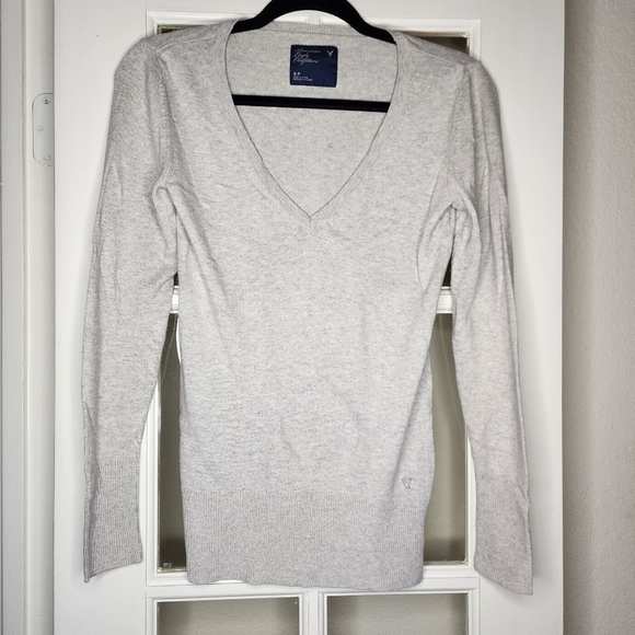 American Eagle Women's Gray V Neck Pullover Y2K Comfy Minimalist Sweater Small - Picture 1 of 11